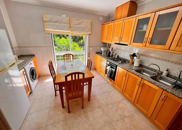 Waterfront View - Casa Alegra 아파트